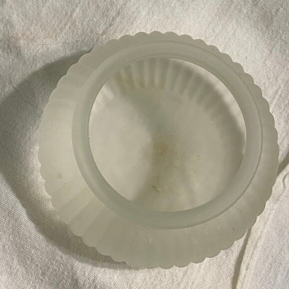 Satin Glass Vanity Jar Ribbed Embossed Floral Lid 3" x 3.25" Frosted Powder Box - Picture 3 of 7